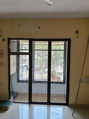 Room in 2 BHK Apartment at Indraprastha Complex Kalyan West, Kalyan West – for Rent