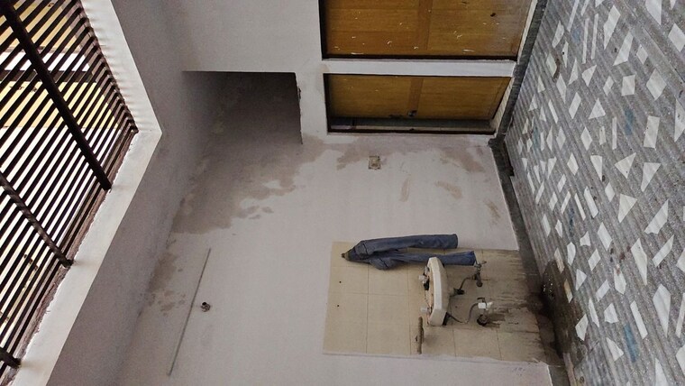 Bathroom, ansal-plaza-chiranjiv-vihar 6 Bedroom 211 Sq.Yd. Independent House In Chiranjiv Vihar Ghaziabad 10431591
