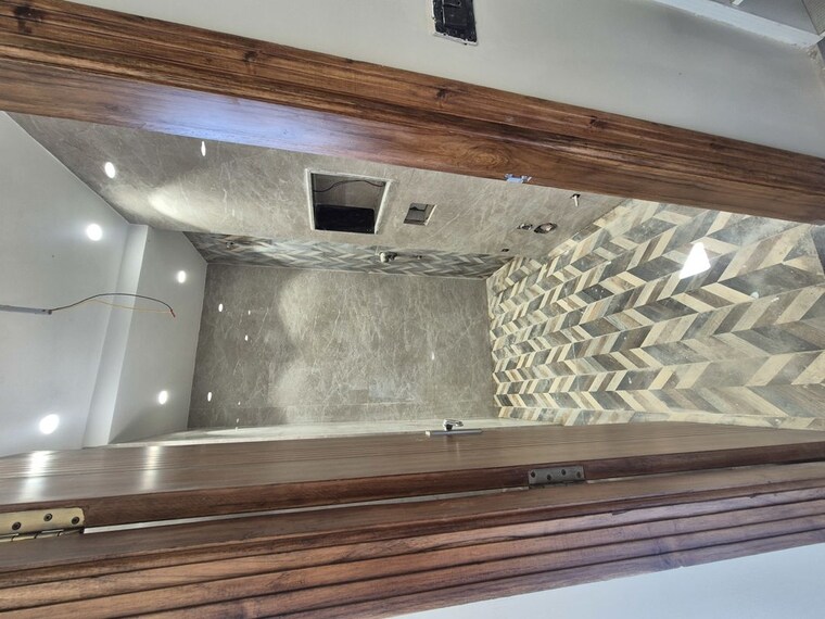 Bathroom, sector 85 4 Bedroom 250 Sq.Yd. Builder Floor In Sector 85 Faridabad 10431678