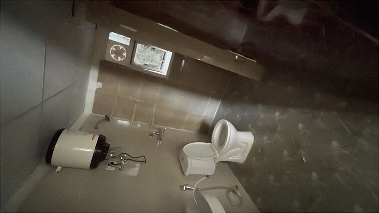 Attached Bathroom, amrapali-terrace-homes 3 Bedroom 1595 Sq.Ft. Apartment In Tech Zone 4 Greater Noida Greater Noida 10431728