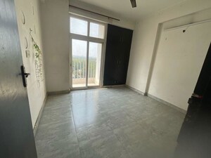 Room in 2 BHK Apartment at Proview Technocity, Chi V Greater Noida – for Sale