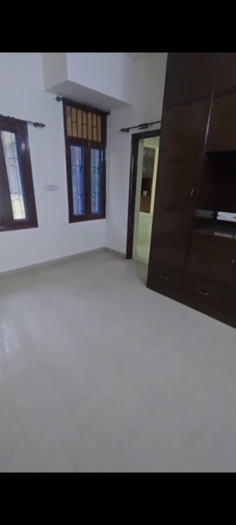 Room, sector 18 3 Bedroom 1500 Sq.Ft. Apartment In Sector 18 Noida 10431731