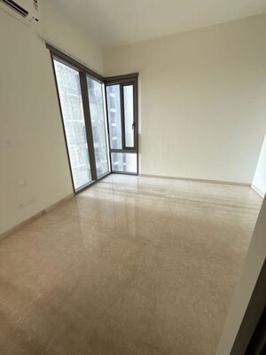Room in 3 BHK Apartment at Piramal Mahalaxmi, Mahalaxmi – for Rent