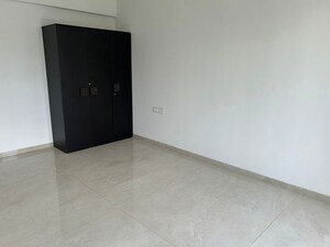 Room in 3 BHK Apartment at Aundh – for Rent