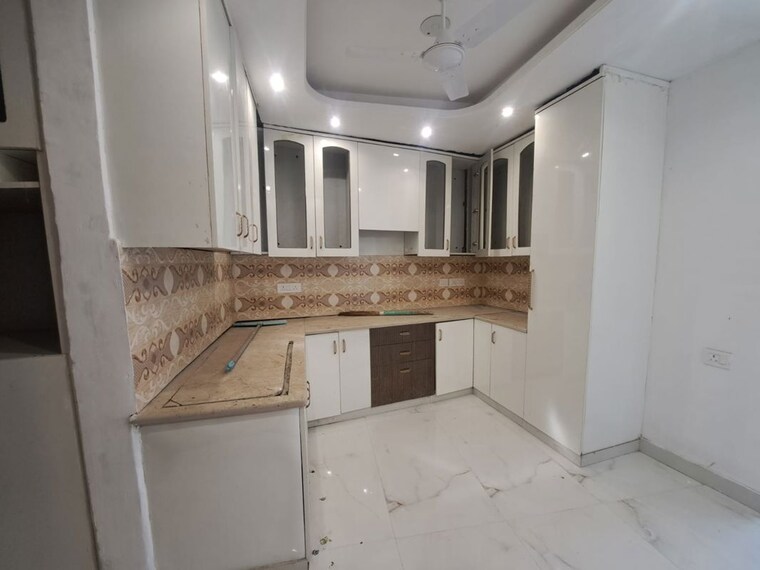 Kitchen, dlf phase i 4 Bedroom 500 Sq.Yd. Apartment In Dlf Phase I Gurgaon 10431880