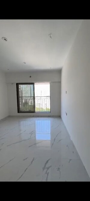 1 BHK Apartment For Rent in Hum Solaris, Kandivali West