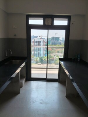 Room in 2 BHK Apartment at Puravankara Silversands, Mundhwa – for Rent