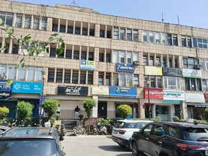  Shop For Sale in Sector 18