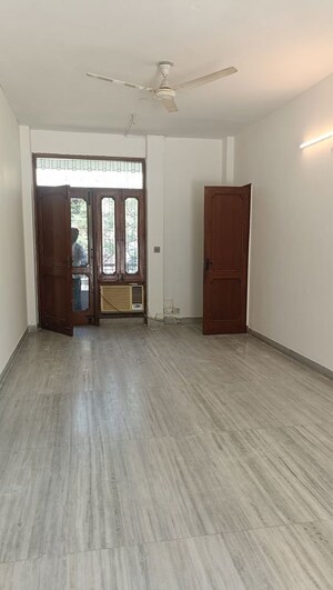Room in 2 BHK Builder Floor at Hauz Khas – for Rent