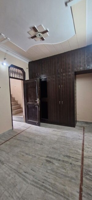 Room in 3 BHK Independent House at Sector 16 A – for Rent
