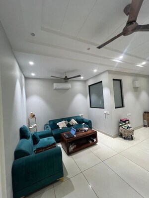 Team Area in 2 BHK Builder Floor at Unitech South City II, Sector 50 – for Rent