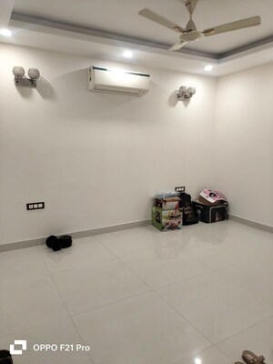 Furnished Amenities in 4 BHK Builder Floor at S S Southend, Sector 49 – for Rent