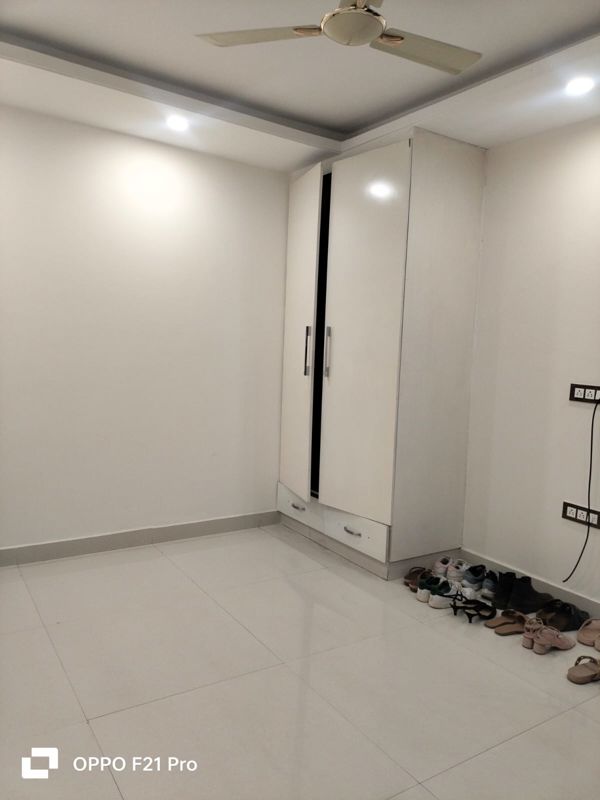 4 BHK + Pooja Room 2450 Sq.Ft. Builder Floor in S S Southend