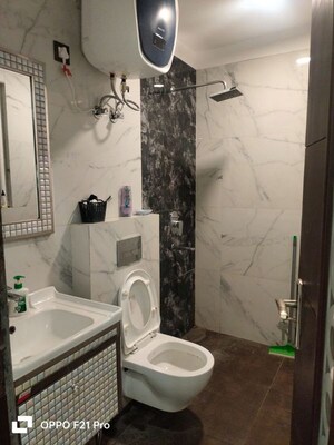Bathroom in 4 BHK Builder Floor at S S Southend, Sector 49 – for Rent