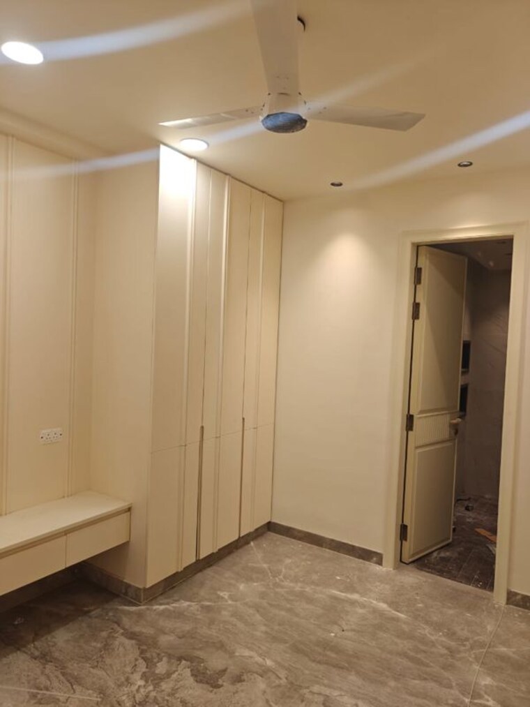 Room, rwa-residential-society-sector-46 4 Bedroom 263 Sq.Yd. Builder Floor In Sector 46 Gurgaon 10432200