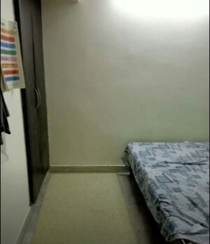 Room in 2 BHK Builder Floor at Sector 40 – for Rent