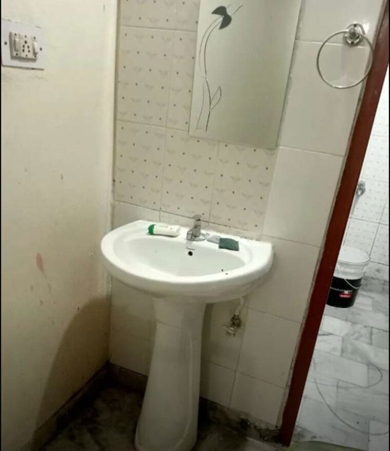 Bathroom, sector 40 2 Bedroom 800 Sq.Ft. Builder Floor In Sector 40 Chandigarh 10432220