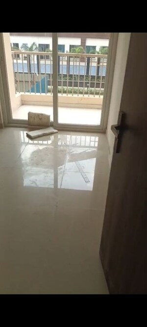 Room in 2.5 BHK Apartment at Elegant Splendour, Tech Zone 4 Greater Noida – for Sale