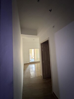 Room in 3 BHK Apartment at Migsun Twiinz, Eta Ii Greater Noida – for Sale