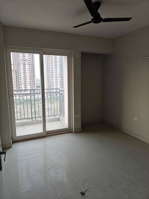 Room in 3 BHK Apartment at Eldeco Live By The Greens, Sector 150 – for Sale