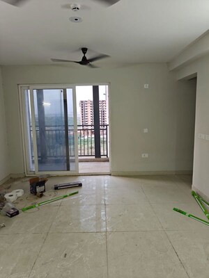 Room in 3 BHK Apartment at Eldeco Live By The Greens, Sector 150 – for Sale