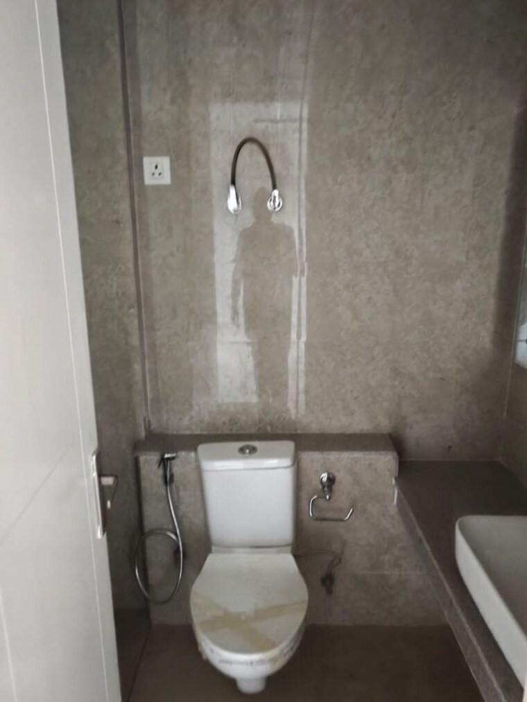 Bathroom, eldeco-live-by-the-greens 3 Bedroom 1404 Sq.Ft. Apartment In Sector 150 Noida 10432259