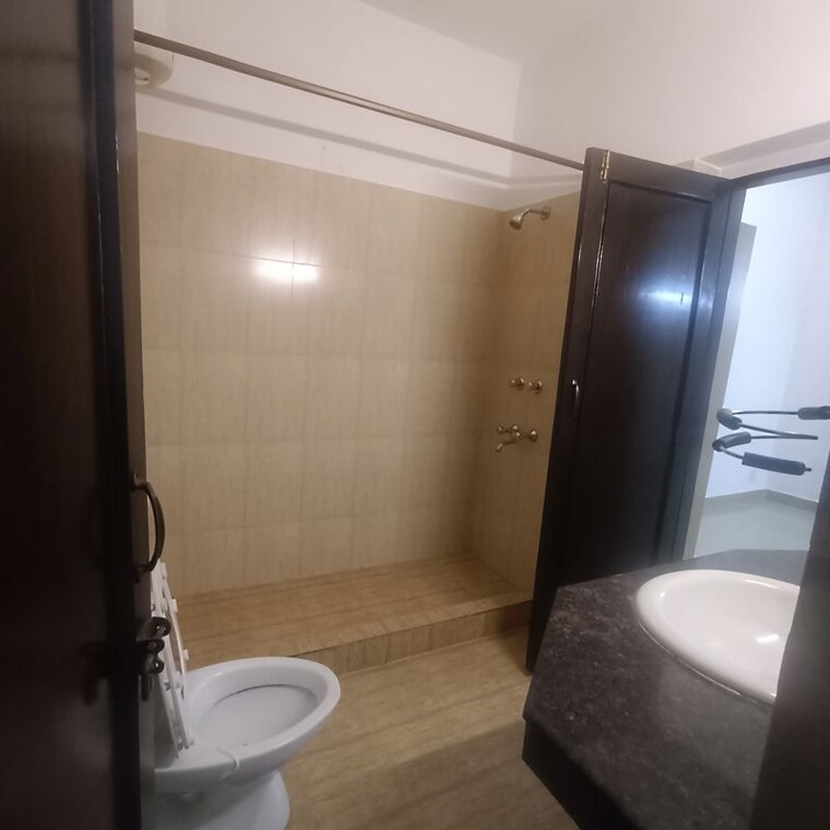 Bathroom, kalkaji 2 Bedroom 1800 Sq.Ft. Builder Floor In Kalkaji Delhi 10432264