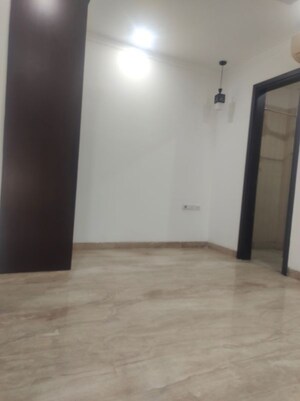 Room in 3 BHK Builder Floor at Greater Kailash I – for Rent