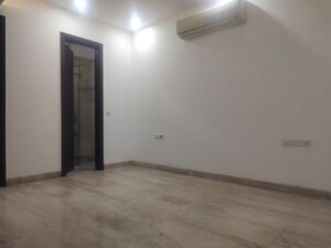 Room in 3 BHK Builder Floor at Greater Kailash I – for Rent