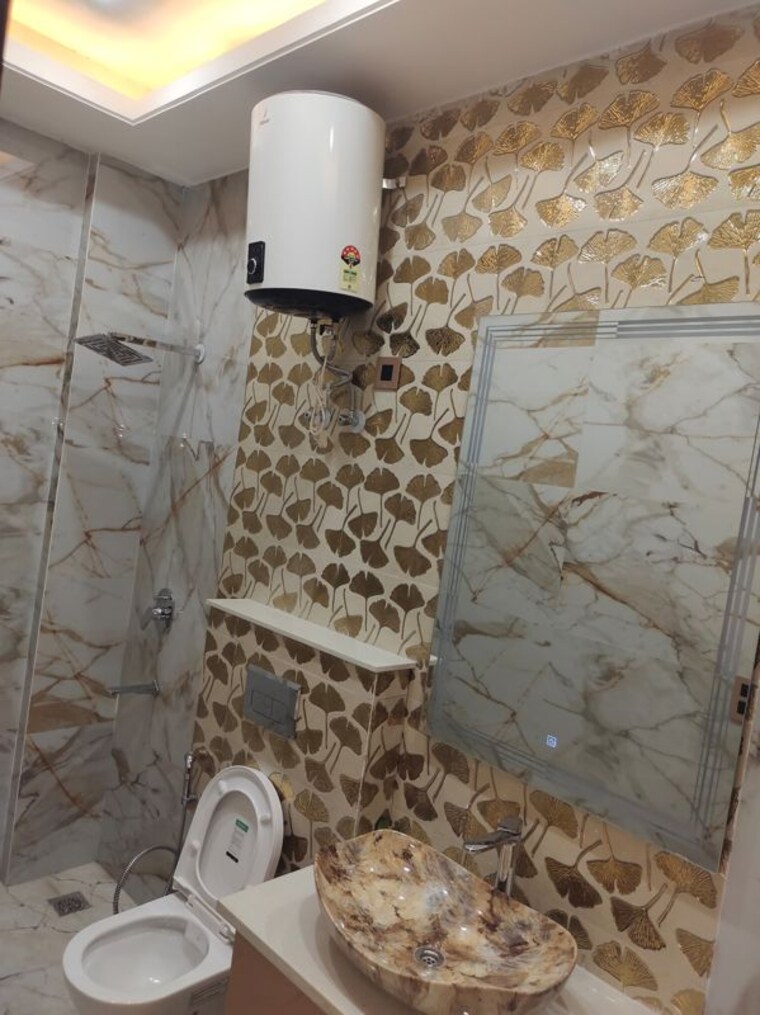 Bathroom, kalkaji 3 Bedroom 1800 Sq.Ft. Builder Floor In Kalkaji Delhi 10432267