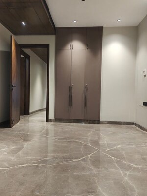 Room in 3 BHK Builder Floor at Greater Kailash I – for Sale