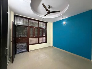 Room in 1 BHK Builder Floor at Shakti Khand – for Rent