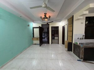 Room in 1 BHK Builder Floor at Shakti Khand – for Rent