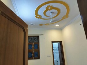 Furnished Amenities in 1 BHK Builder Floor at Shakti Khand – for Rent