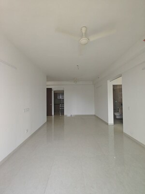 Room in 3 BHK Apartment at Seawoods – for Rent