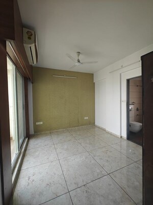 Room in 3 BHK Apartment at Laxmi Icon, Neral – for Rent
