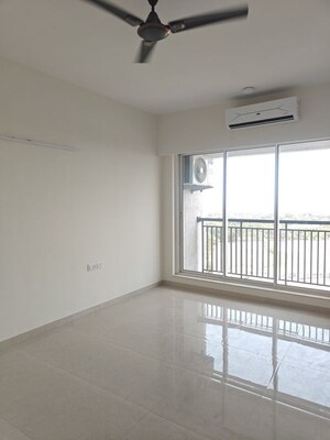 Room in 4 BHK Apartment at Seawoods – for Sale