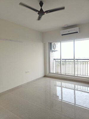 Room in 4 BHK Apartment at Seawoods – for Sale