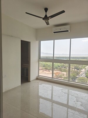 Room in 4 BHK Apartment at Seawoods – for Sale