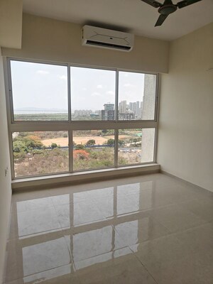 Room in 4 BHK Apartment at Seawoods – for Sale