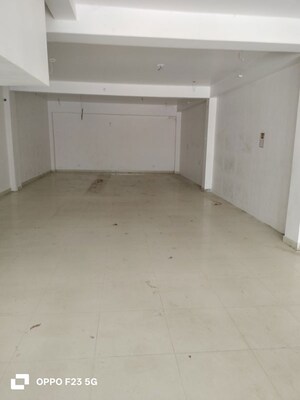 Room in  Showroom at Maulviganj – for Rent