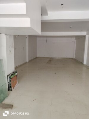 Room in  Showroom at Maulviganj – for Rent