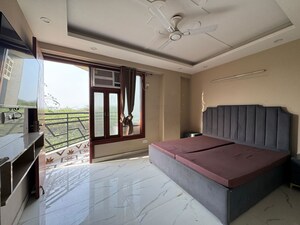 Bedroom in 1 BHK Apartment at Chattarpur – for Rent