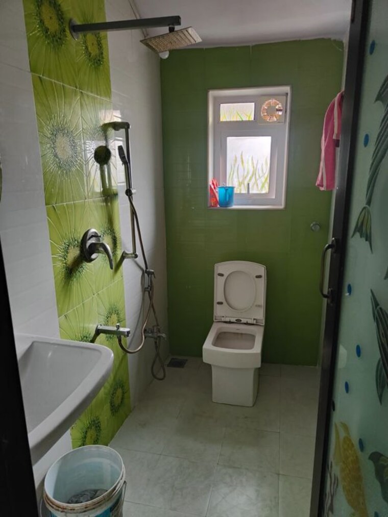 Bathroom, tolaram-smruti-apartments 1.5 Bedroom 480 Sq.Ft. Apartment In Chembur Mumbai 10432450