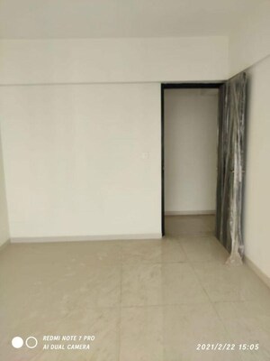 Room in 2.5 BHK Apartment at Godrej Central, Chembur – for Rent