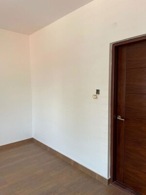 Room in 3 BHK Apartment at Vaibhav Pride Basaveshwara Nagar, Basaveshwara Nagar – for Sale
