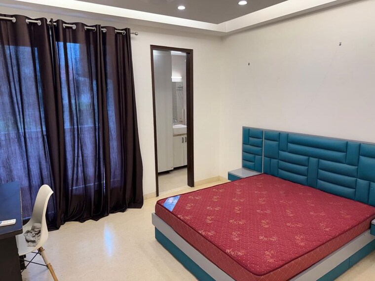 Bedroom, sector 10 3 Bedroom 263 Sq.Yd. Builder Floor In Sector 10 Gurgaon 10432528