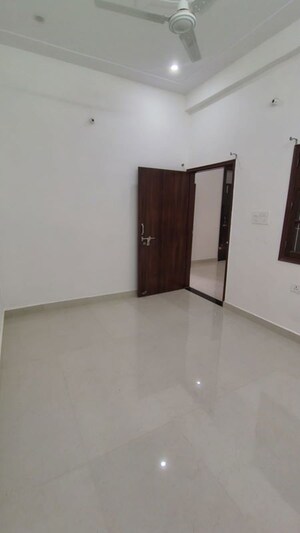 Room in 2 BHK Apartment at Ansal Sushant Golf City Celebrity Gardens, Sushant Golf City – for Rent