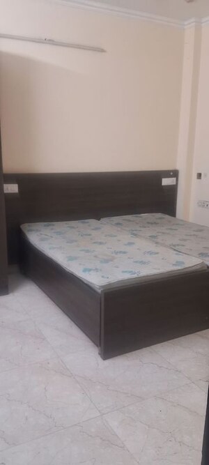 Bedroom in 1 BHK Builder Floor at Dlf City Phase 3 – for Rent