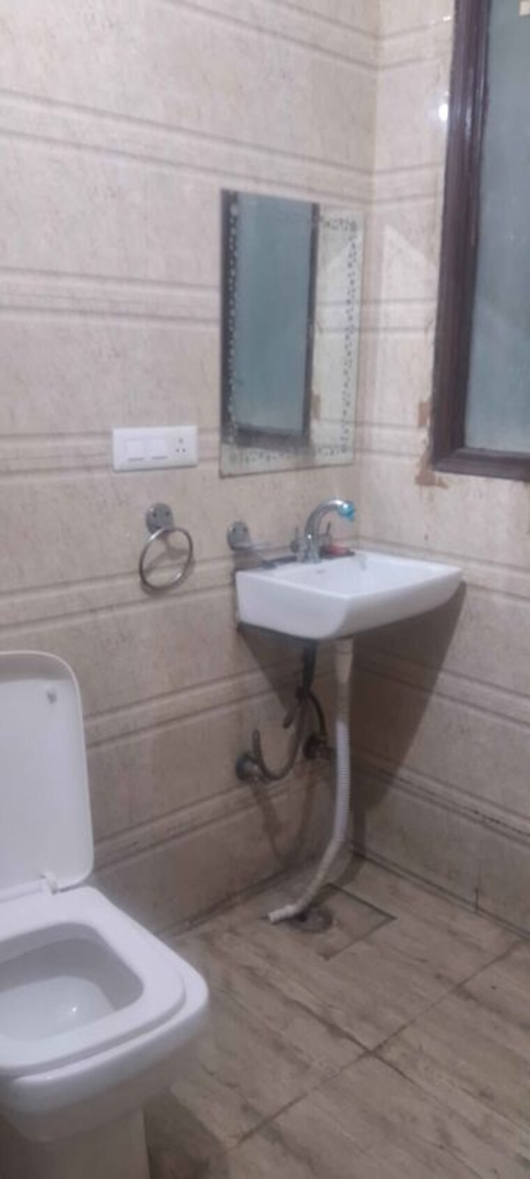 Bathroom, dlf city phase 3 1 Bedroom 560 Sq.Ft. Builder Floor In Dlf City Phase 3 Gurgaon 10432543
